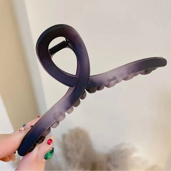 💢NEW ‼️ Large Matte Hair Claw Clips❗️❗️ - Picture 3 of 3
